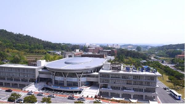 dai-hoc-dong-shin-2.jpg